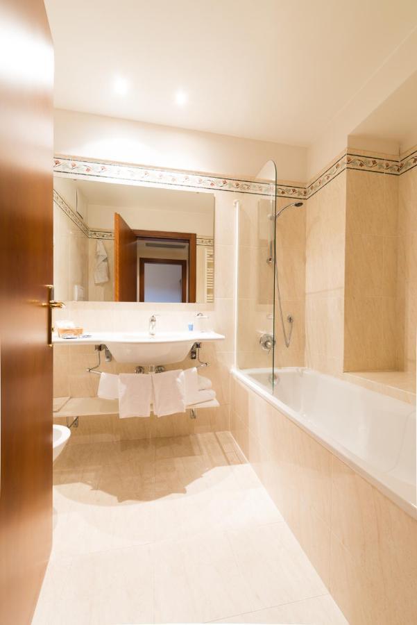Hotel Eden Levico Terme Eksteriør bilde